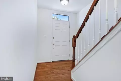 25322 Shipley Ter, Chantilly, VA 20152 photo 2
