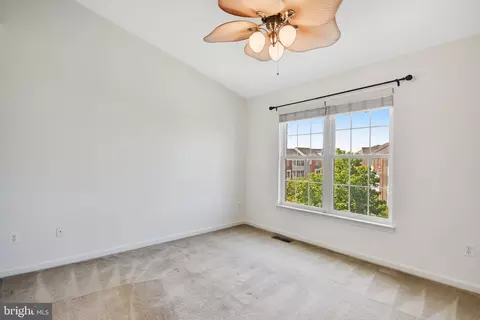 25322 Shipley Ter, Chantilly, VA 20152 photo 21