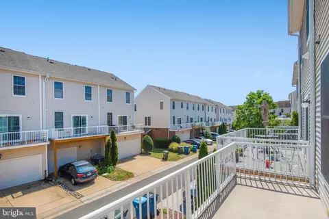 25322 Shipley Ter, Chantilly, VA 20152 photo 9
