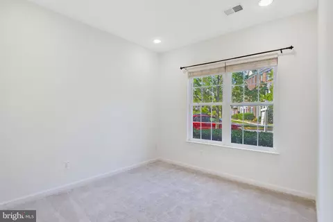 25322 Shipley Ter, Chantilly, VA 20152 photo 16