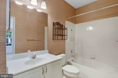 25322 Shipley Ter, Chantilly, VA 20152 photo 18