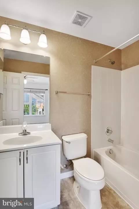 25322 Shipley Ter, Chantilly, VA 20152 photo 25