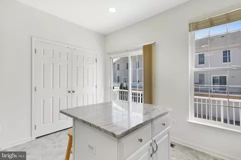 25322 Shipley Ter, Chantilly, VA 20152 photo 6