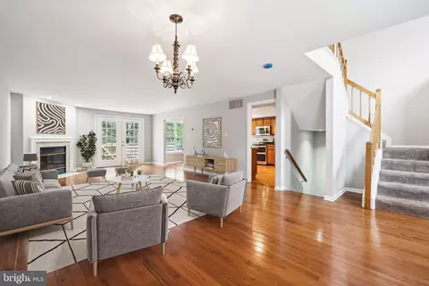 Living - 21106 Crocus Ter, Ashburn, VA 20147 photo 2 of 3