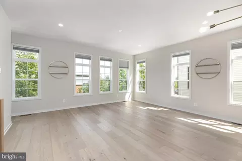 43467 Croson Ln, Ashburn, VA 20148 photo 5