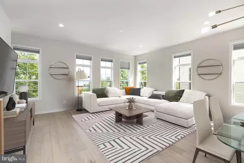 43467 Croson Ln, Ashburn, VA 20148 photo 4
