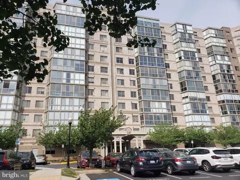 19355 Cypress Ridge Ter #112, Leesburg, VA 20176