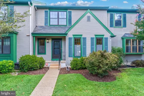 4 Paxton Ct, Sterling, VA 20165