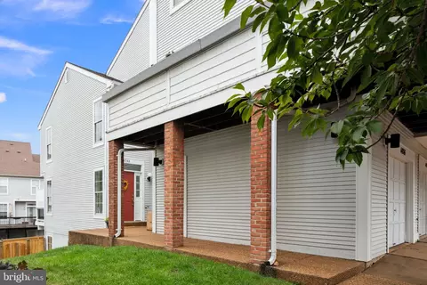 44246 Mossy Brook Sq, Ashburn, VA 20147 photo 4