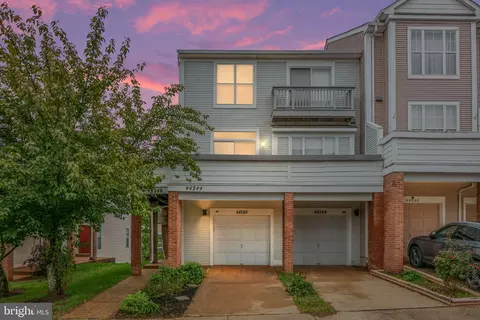 44246 Mossy Brook Sq, Ashburn, VA 20147 photo 2