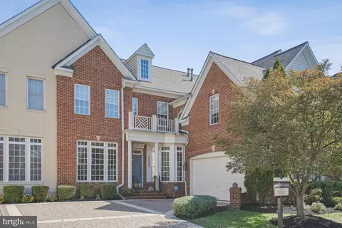 19188 Greystone Sq, Leesburg, VA 20176