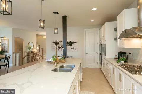Entry Way - 20434 Codman Dr, Ashburn, VA 20147 photo 4 of 24