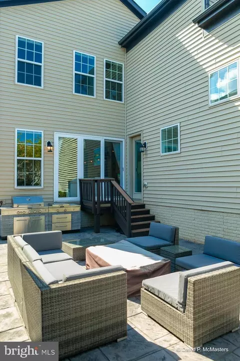 Exterior - 20434 Codman Dr, Ashburn, VA 20147 photo 3 of 15