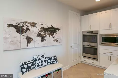 Entry Way - 20434 Codman Dr, Ashburn, VA 20147 photo 3 of 24