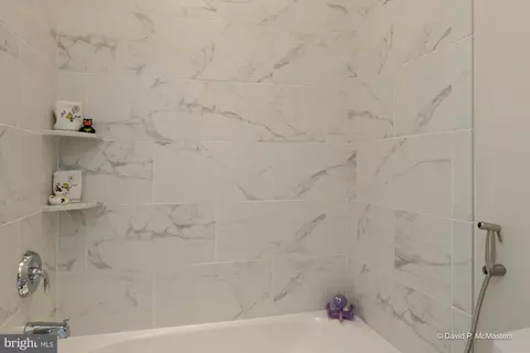 Bath - 20434 Codman Dr, Ashburn, VA 20147 photo 6 of 7