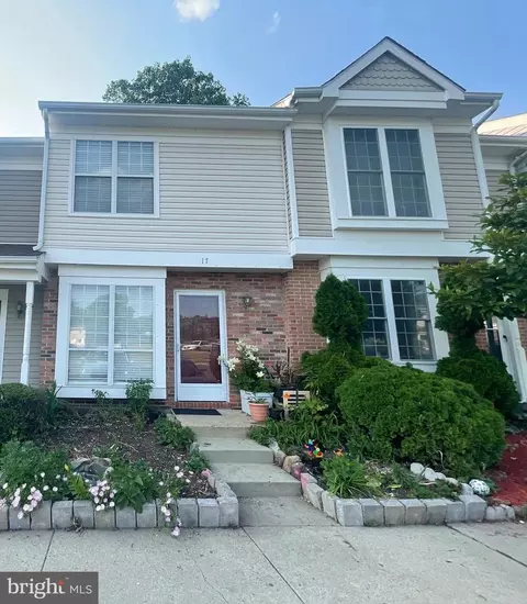 17 Providence Sq, Sterling, VA 20164