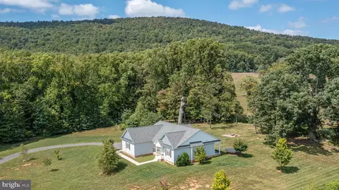 13855 Paris Breeze Pl, Hillsboro, VA 20132