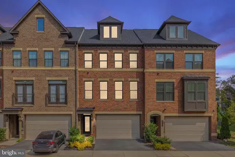 22284 Cornerstone Crossing Ter, Ashburn, VA 20148