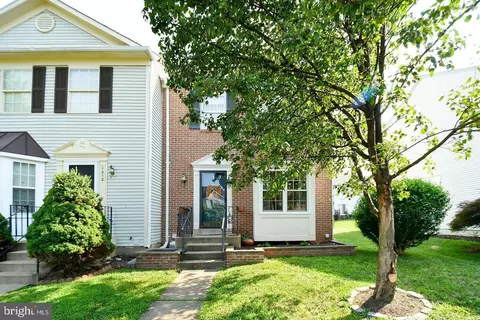 1010 Smartts Ln NE, Leesburg, VA 20176