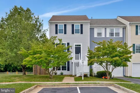 527 Radford Ter NE, Leesburg, VA 20176