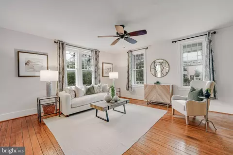 Living - 43792 Grantner Pl, Ashburn, VA 20147 photo 1 of 1