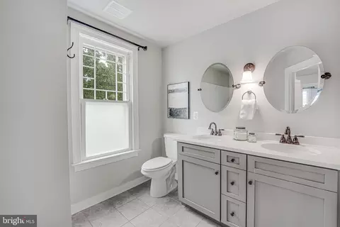 Bath - 43792 Grantner Pl, Ashburn, VA 20147 photo 2 of 4