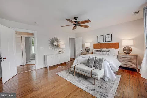 Bedroom - 43792 Grantner Pl, Ashburn, VA 20147 photo 2 of 8