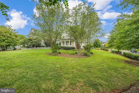 Exterior - 43792 Grantner Pl, Ashburn, VA 20147 photo 3 of 5