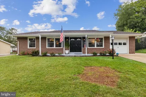 1707 N Craig St, Sterling, VA 20164