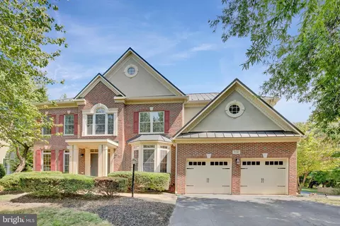306 Gaines Ct SW, Leesburg, VA 20175