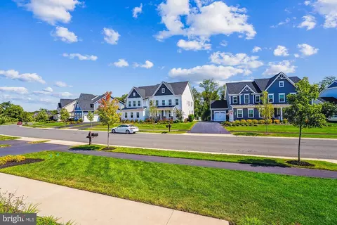 View/Area - 40932 Foxtail Fields Dr, Aldie, VA 20105 photo 1 of 4