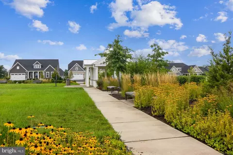 Exterior - 40932 Foxtail Fields Dr, Aldie, VA 20105 photo 13 of 19