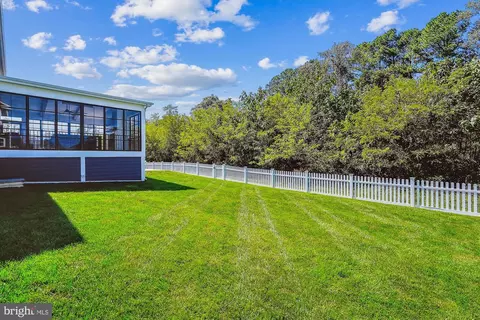 Exterior - 40932 Foxtail Fields Dr, Aldie, VA 20105 photo 11 of 19
