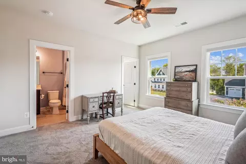 Bedroom - 40932 Foxtail Fields Dr, Aldie, VA 20105 photo 5 of 12