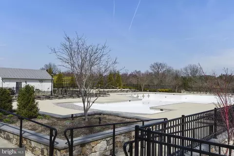 Exterior - 40932 Foxtail Fields Dr, Aldie, VA 20105 photo 17 of 19