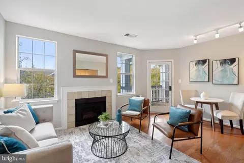 20301 Beechwood Ter #300, Ashburn, VA 20147