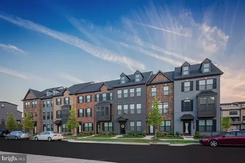 43501 Apple Orchard Sq, Ashburn, VA 20148