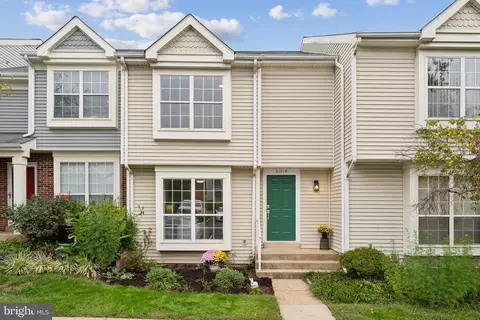 21719 Calamary Cir, Sterling, VA 20164