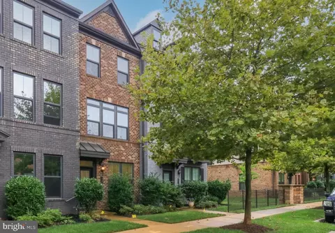 43379 Southland St, Ashburn, VA 20148