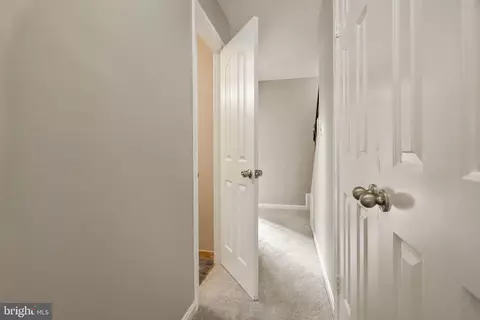 Entry Way - 21076 Gladstone Dr, Sterling, VA 20164 photo 15 of 15