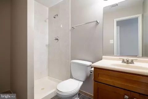 Bath - 21076 Gladstone Dr, Sterling, VA 20164 photo 8 of 8