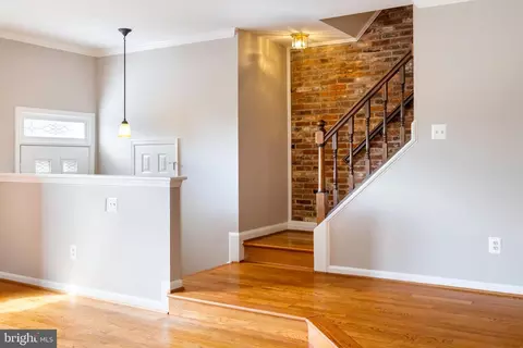 Entry Way - 21076 Gladstone Dr, Sterling, VA 20164 photo 3 of 15