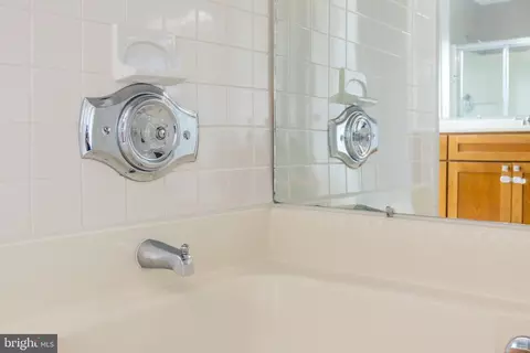 Bath - 21076 Gladstone Dr, Sterling, VA 20164 photo 4 of 8