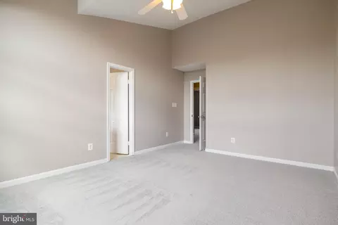 Bedroom - 21076 Gladstone Dr, Sterling, VA 20164 photo 5 of 6