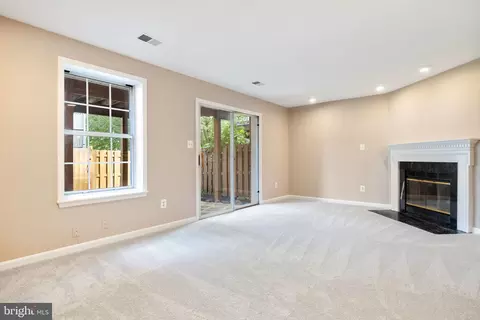 Living - 21076 Gladstone Dr, Sterling, VA 20164 photo 4 of 8