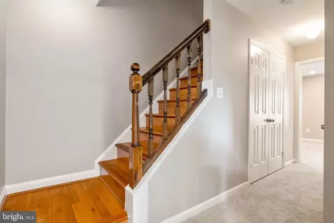 Entry Way - 21076 Gladstone Dr, Sterling, VA 20164 photo 11 of 15