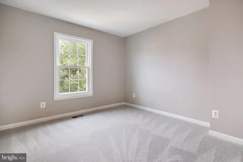 Bedroom - 21076 Gladstone Dr, Sterling, VA 20164 photo 3 of 6