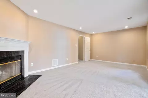 Living - 21076 Gladstone Dr, Sterling, VA 20164 photo 8 of 8