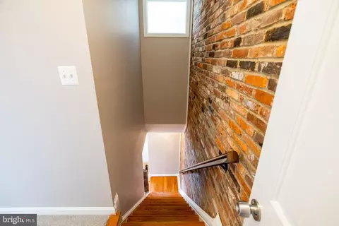 Entry Way - 21076 Gladstone Dr, Sterling, VA 20164 photo 9 of 15