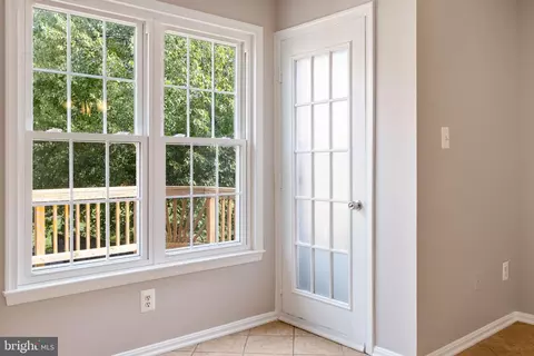 Entry Way - 21076 Gladstone Dr, Sterling, VA 20164 photo 2 of 15